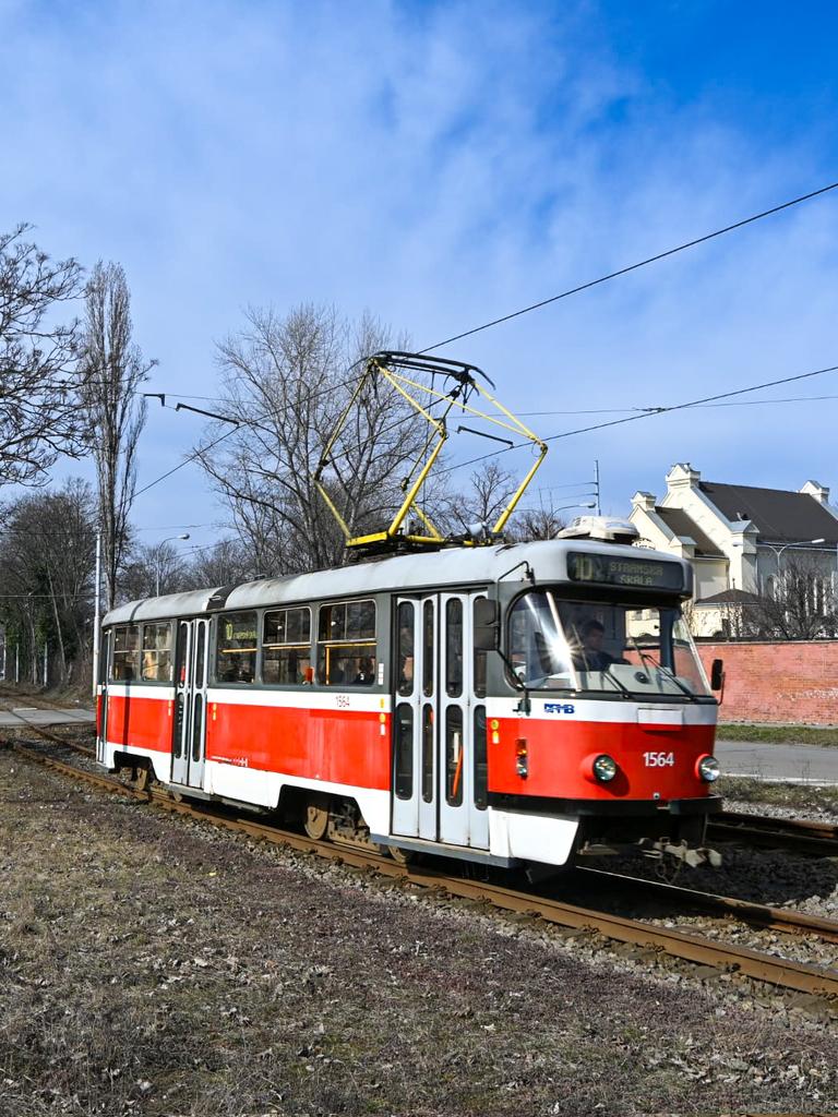 Tramvajačka z muzea tweet media