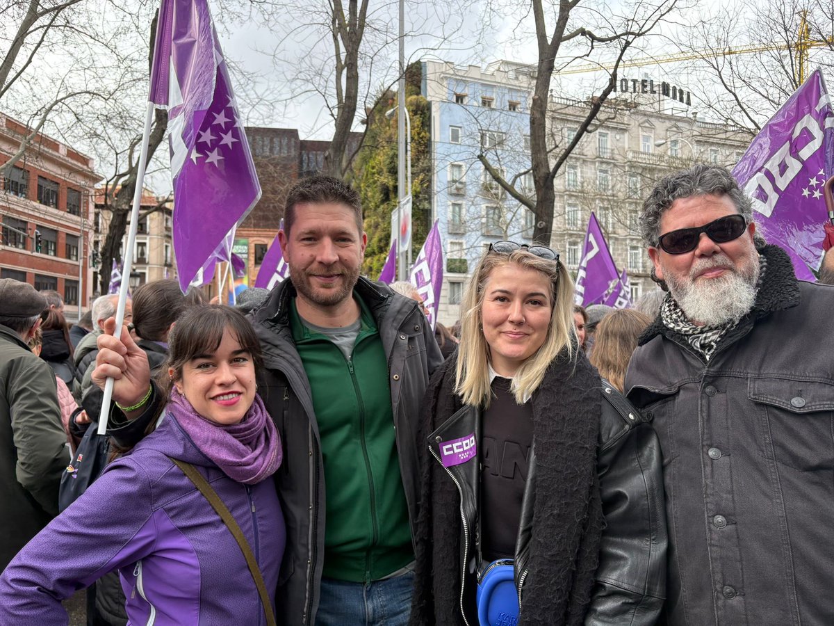CCOO_Habitat's tweet photo. ✊💜 Este 8 de marzo el #feminismosindical sindical es nuestra mejor arma para cerrar la brecha salarial, negociar planes de igualdad y frenar cualquier retroceso en nuestros derechos laborales.
🔥 Frente al odio, nos organizamos.
#PoderQueConstruye https://t.co/vIQYKJe7gS