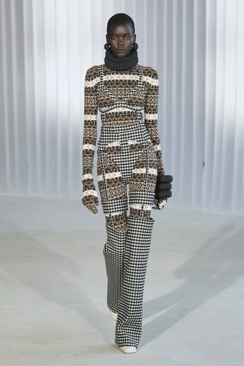 Jean Paul Gaultier FW91
Jean Paul Gaultier FW26 by Duran Lantink