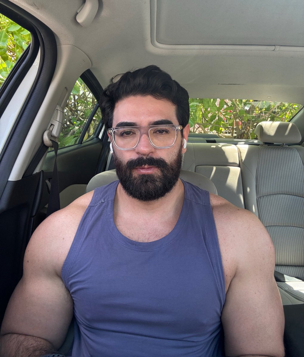 Dr_Vanvan's tweet photo. 💪🏻 https://t.co/DOXpfu3TBa