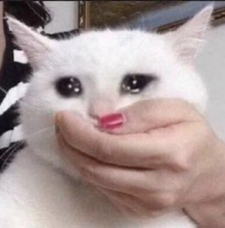 Qué hermoso momento cuando el bebé está re contra prendido al pecho y cree que es una genial idea tirar su cabeza hacia atrás junto con mi pezooooooon en su boca lpmmmm, dijo ninguna madre nunca 😭😭