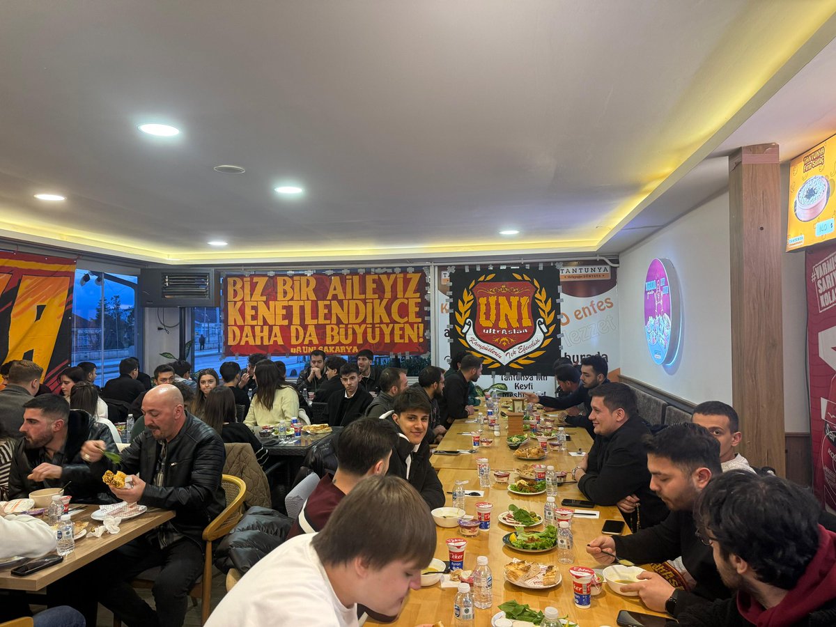 uAUNISakarya's tweet photo. BİZ BİR AİLEYİZ KENETLENDİKÇE DAHA DA BÜYÜYEN!

Geleneksel iftar organizasyonumuzu gerçekleştirdik. Katılım gösteren tüm kardeşlerimize teşekkür ederiz…

#ultrAslanUNI https://t.co/01n8aoAu7g