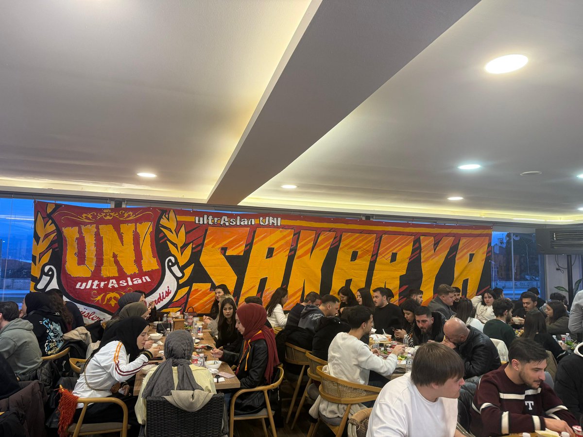 uAUNISakarya's tweet photo. BİZ BİR AİLEYİZ KENETLENDİKÇE DAHA DA BÜYÜYEN!

Geleneksel iftar organizasyonumuzu gerçekleştirdik. Katılım gösteren tüm kardeşlerimize teşekkür ederiz…

#ultrAslanUNI https://t.co/01n8aoAu7g