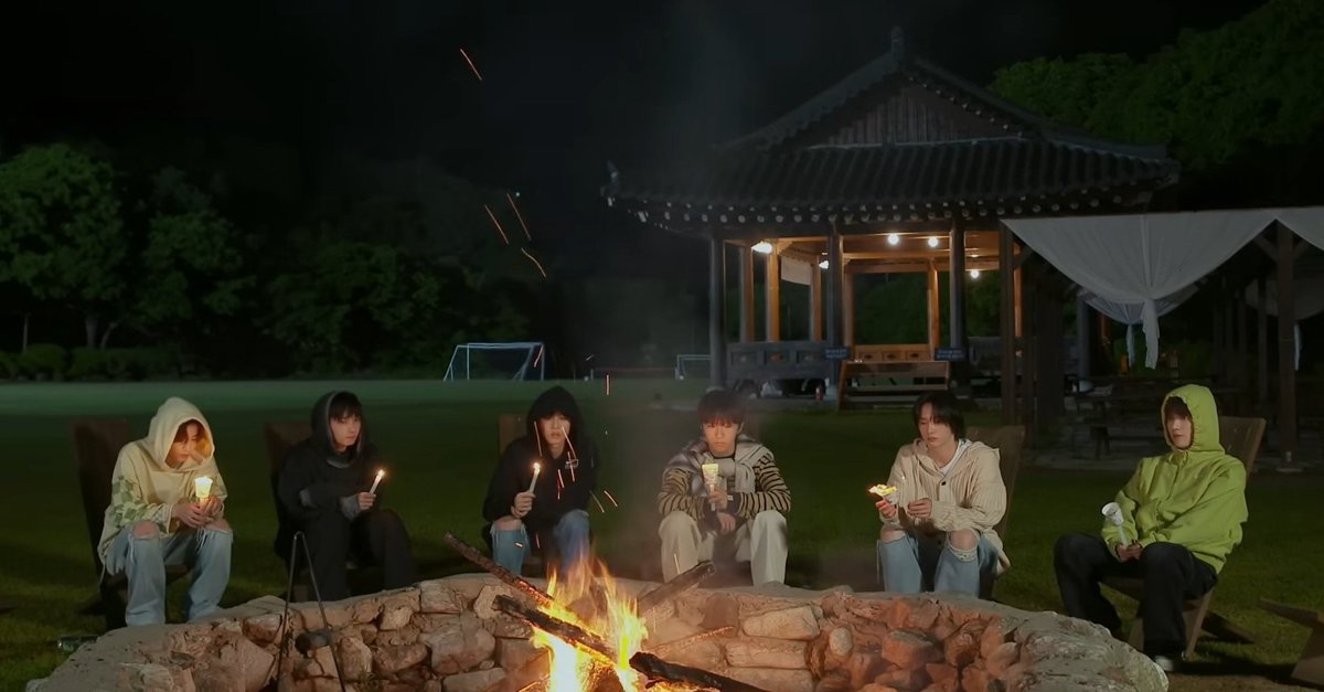 doory ଳ⋆。˚ tweet media