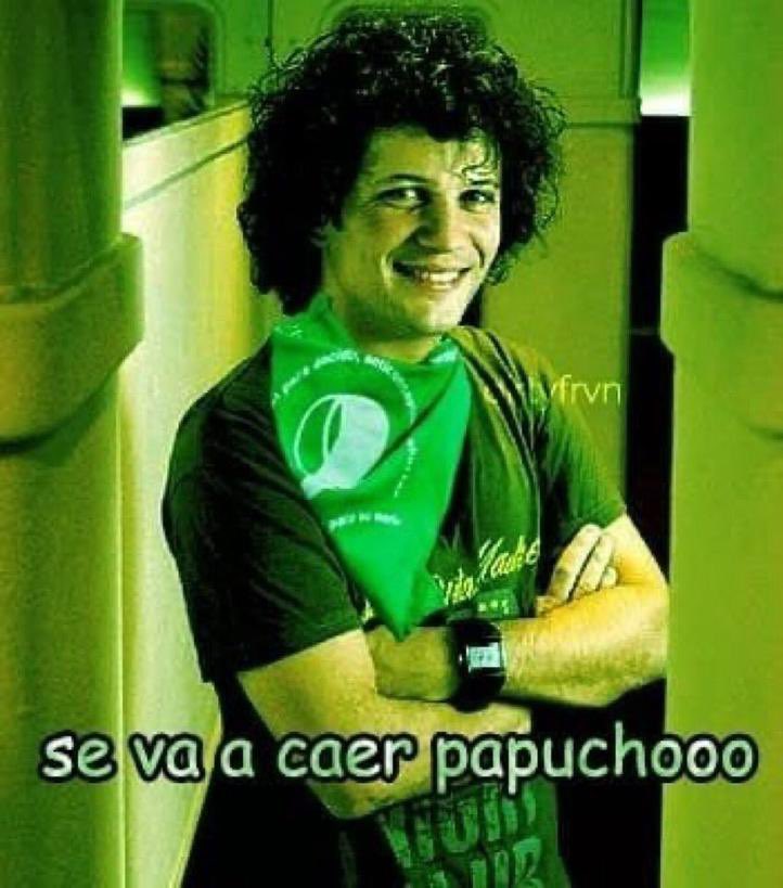 mi mamá puso feliz día de la mujer en el grupo familiar y mi papá le respondió no se dice feliz día