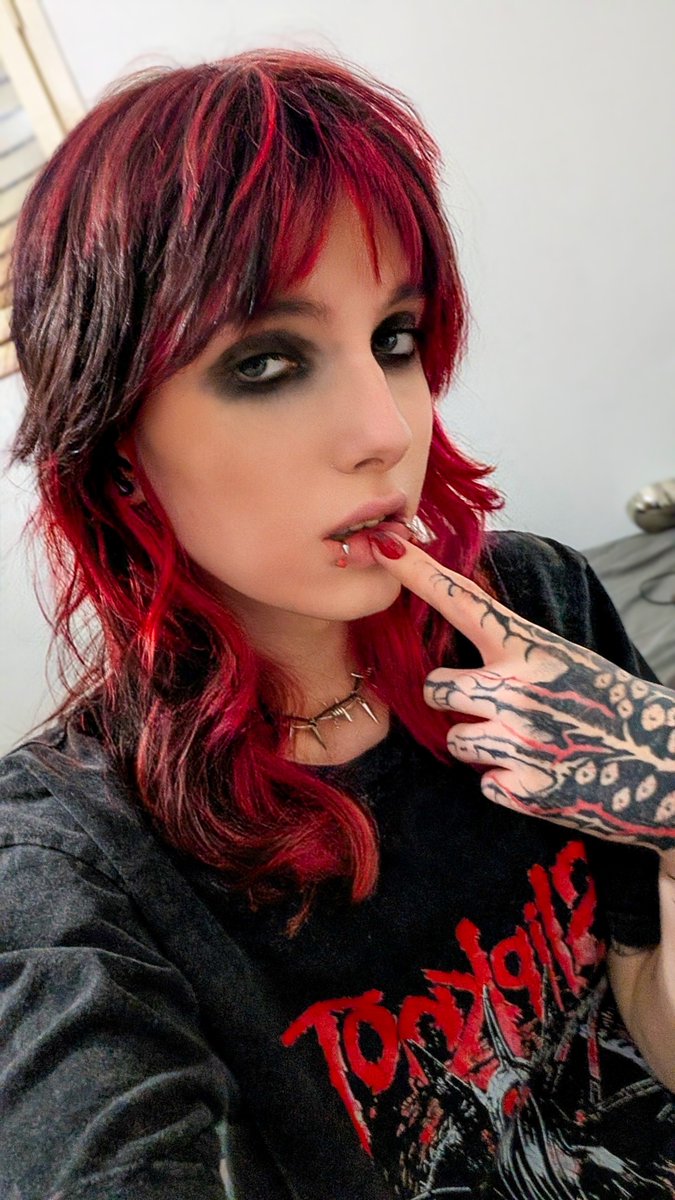 BitingNyx🖤🏳️‍⚧️ tweet media