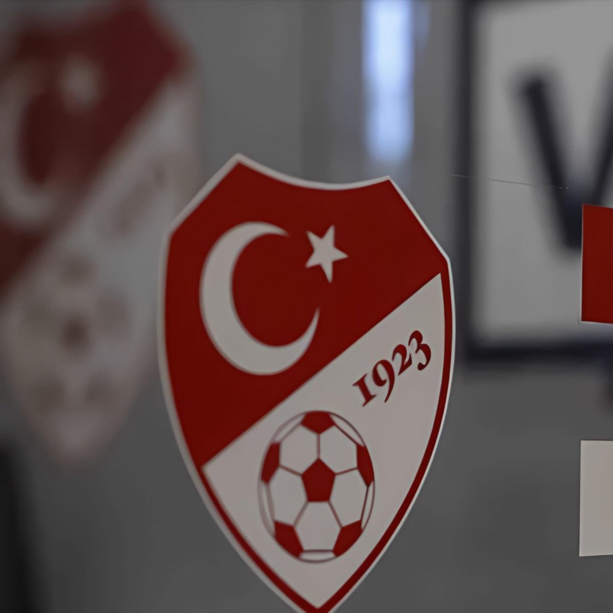 SİYAH SANCAK tweet media