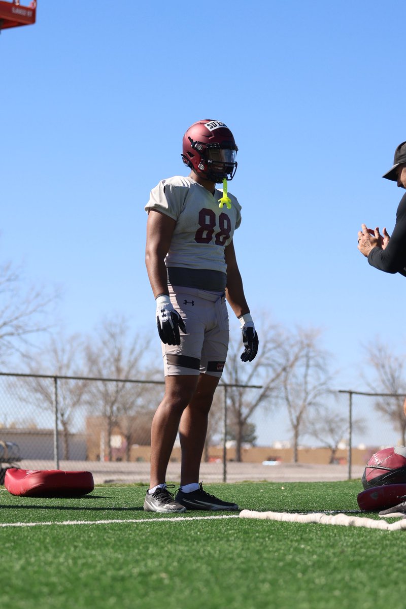 CarsonSuesue1's tweet photo. Week 1 in the books #springballin
@NMStateFootball @morisuesue https://t.co/LbcsANmO4J
