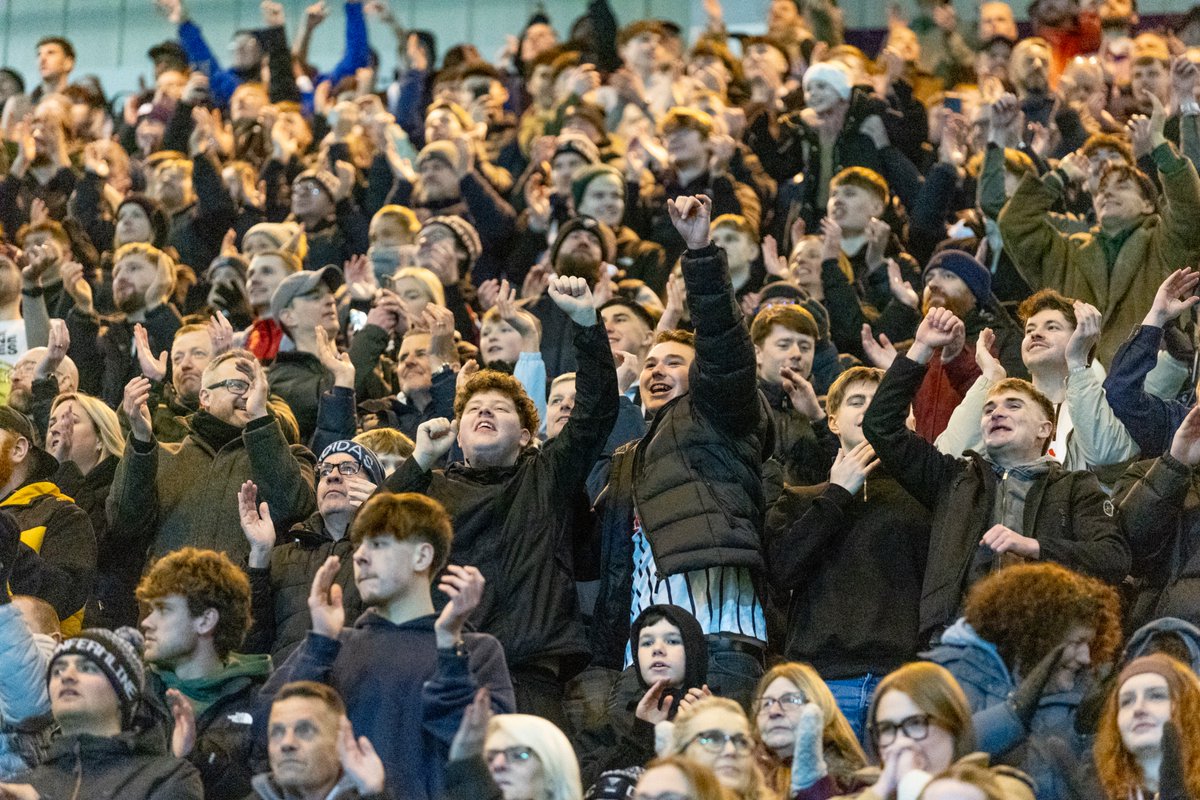 officialdafc's tweet photo. What a backing last night 👏

10,399 in attendance at KDM Group East End Park 🏁

📸 Ezra McYoung https://t.co/DFtux09C5H