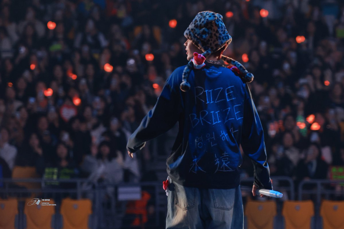 ᴊᴜɴᴇ. tweet media