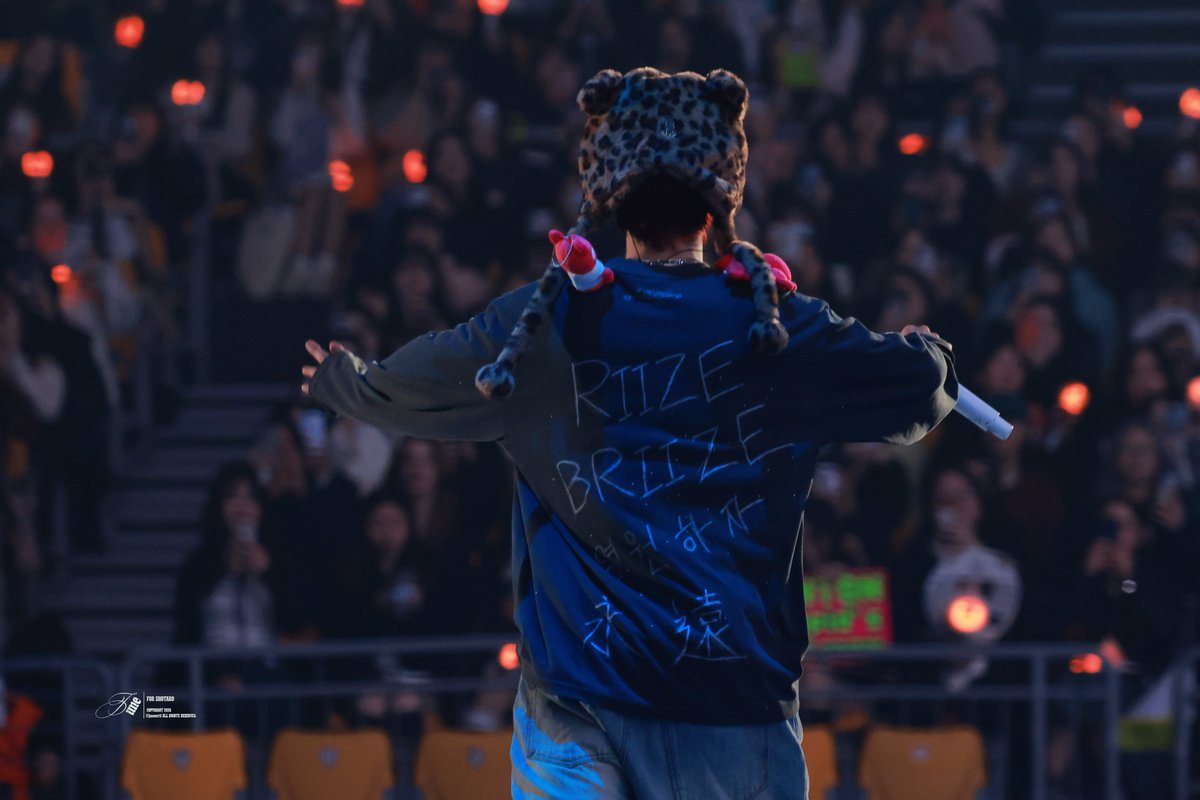 ᴊᴜɴᴇ. tweet media