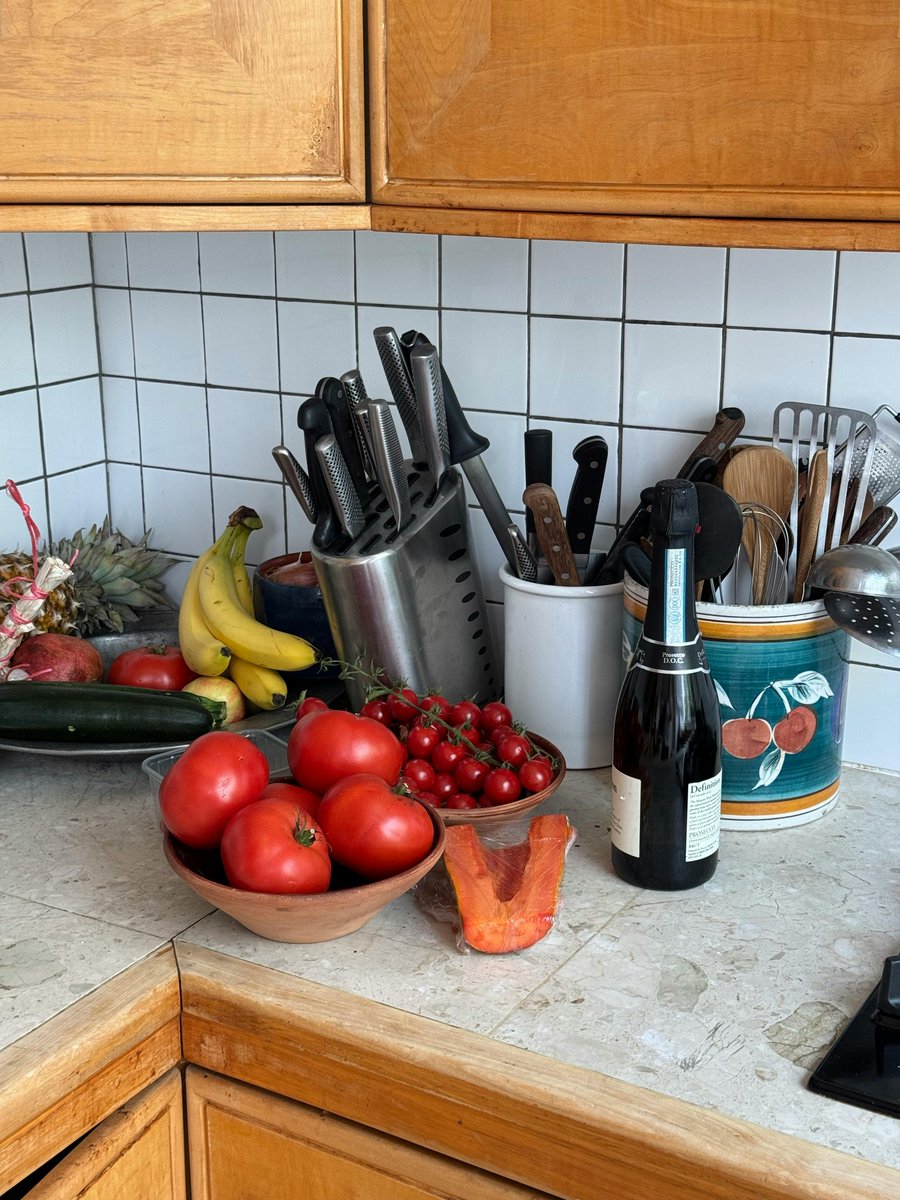 get_realcooking's tweet image. Whip up magic with kitchen gadgets that do the hard work for you 🍳✨ From slicing to dicing, these tools bring the fun back to cooking!
getrealcooking.com

#KitchenGadgets #CookingHacks #HomeChefTools #KitchenMustHaves #FoodieFinds #MealPrepMadeEasy #GadgetGoals