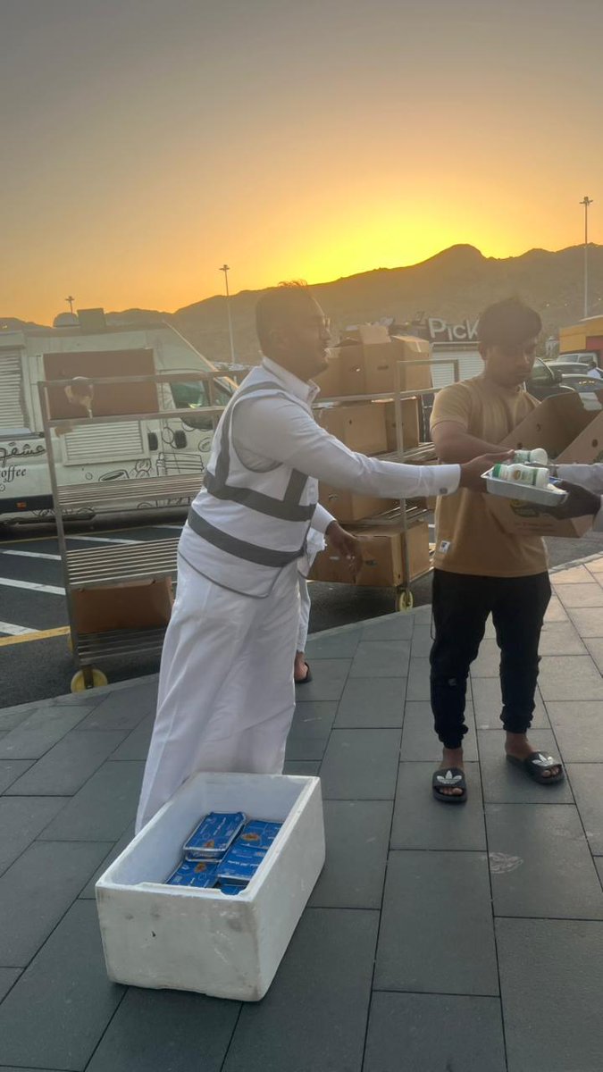 افطار صائم لليوم التاسع عشر 
ربنا أعنا على ذكرك وشكرك وحسن عبادتك