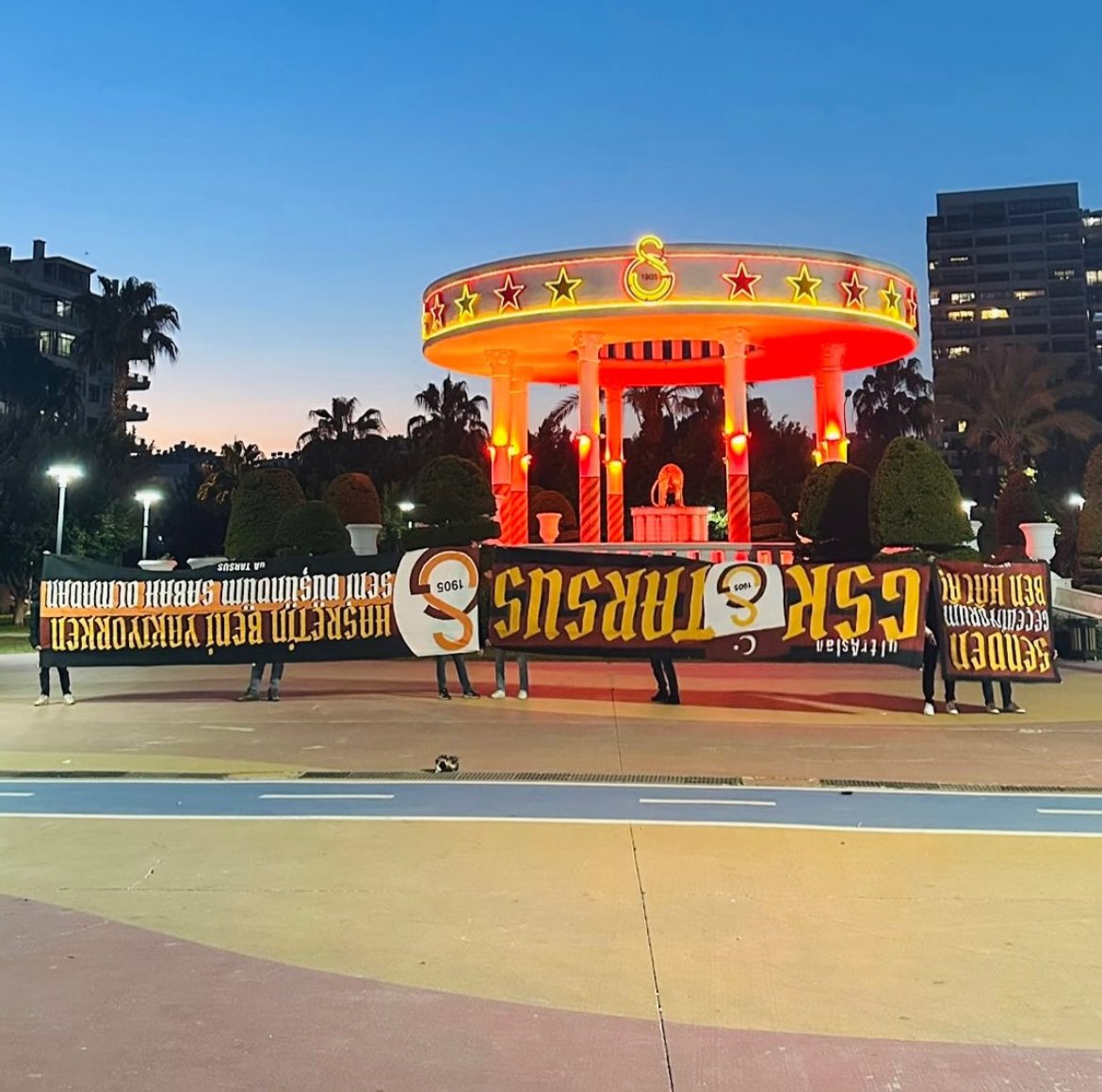 Besiktas Casual tweet media