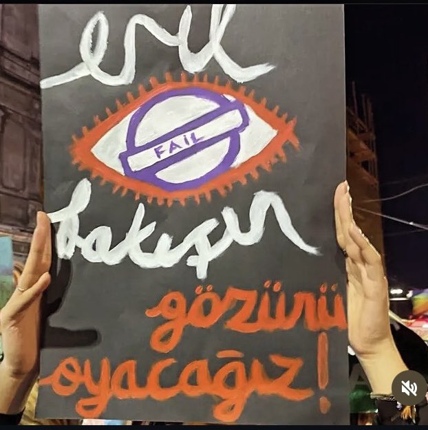 TumayArslan's tweet photo. 8 mart kutlu olsun. evde, sokakta, filmde, dizide, romanda, gerçekte ve kurmacada eril bakışın kurduğu dünyaları bozarak, bu dünyalara sığmayan, silinen seslerin ve bakışların peşinden giderek.
(döviz 25 kasım 2025 gece yürüyüşünden) https://t.co/9YgoTjqnE0