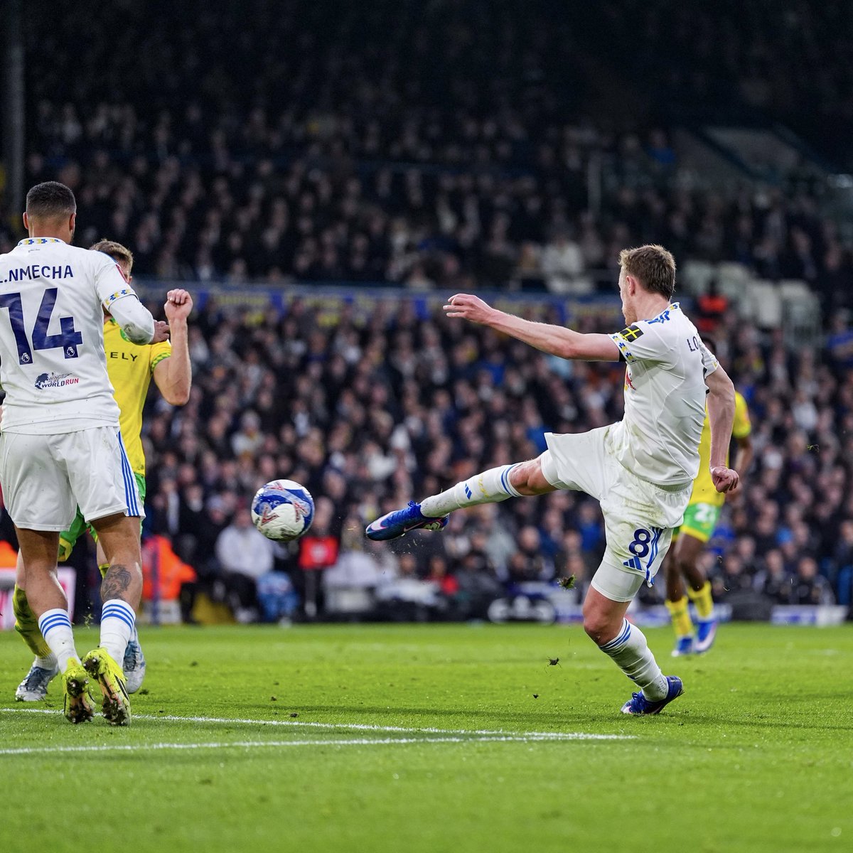 Leeds United tweet media