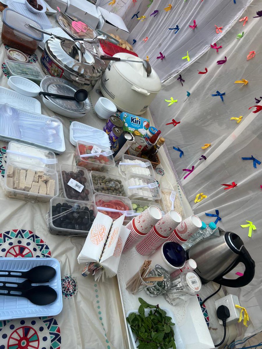 nmamakkahvol's tweet photo. بإشراف مركز نماء المكية التطوعي البيئي نفّذ فريق @happinessmake1 مبادرة إنسانية مميزة لتقديم إفطار لكبيرات السن في لفتة تعبّر عن روح العطاء والتكافل المجتمعي، وتعكس القيم النبيلة في خدمة المجتمع ورعاية فئاته الغالية.

كل الشكر والتقدير لقائدة الفريق أ. مها الجنهي على قيادتها الملهمة، ولجميع أعضاء الفريق على جهودهم المباركة التي صنعت الفرح وأدخلت السرور إلى القلوب.

#نماء_المكية_للسقاية_والرفادة
#مركز_نماء_المكية_التطوعي_البيئي
#صناع_الفرح
#التطوع
#العطاء_المجتعي