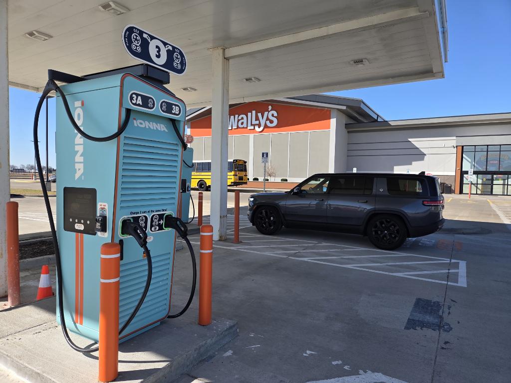 Rivian Darkout Fans tweet media