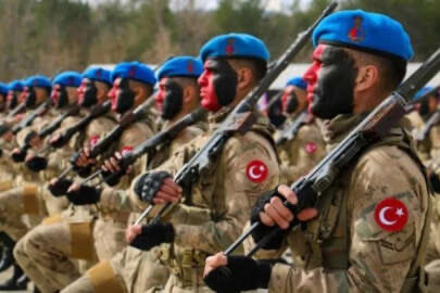 Unutmayın! Bugün İran’ı kaderine terk eden bu coğrafya, olası bir savaş durumunda Türkiye’yi de kaderine terk edecektir. Ayrıca içeri aldığımız milyonlarca sığınmacı, siyasal İslamcılar ve TC kimlikli PKK yandaşları kılıçlarını kınından çıkarmaya hazır kıta durumuna geçeceklerdir