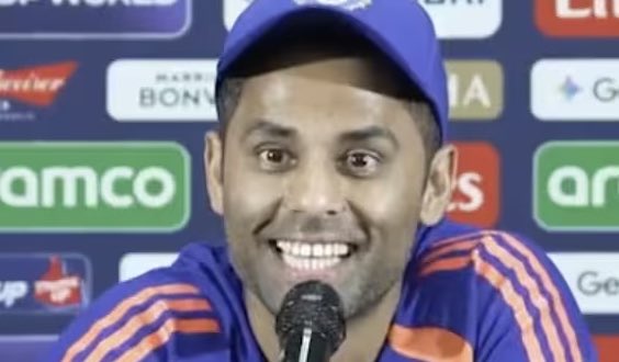 बचपन से लेके जवानी तक किस्मत शब्द बहुत सुना।था आज शून्य कुमार यादव को ट्रॉफी उठाए देख यकीन हो लिया 
#INDvsNZ #T20WorldCup #T20WorldCup2026final #SuryakumarYadav