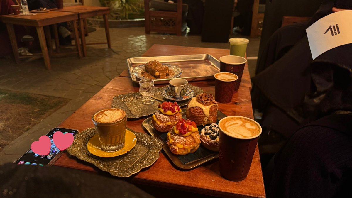 لانـا tweet media