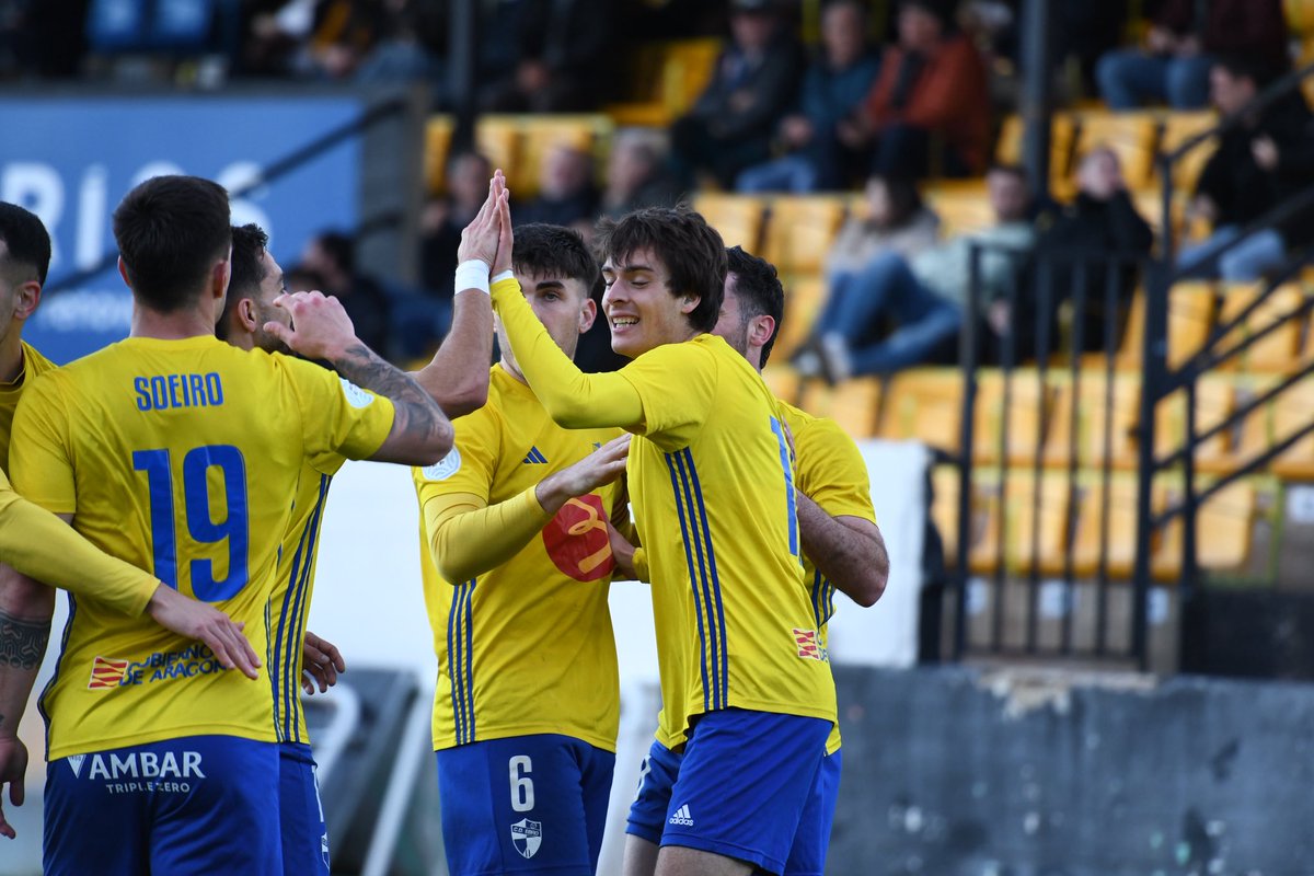 CD_Ebro's tweet photo. 𝐒𝐄𝐏𝐈𝐀𝐙𝐎 🦑

⚽️ @JaimeReques 

#OrgulloArlequinado https://t.co/DqyyOV0PW7