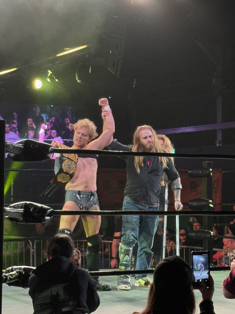 BritWresCollective💫 tweet media