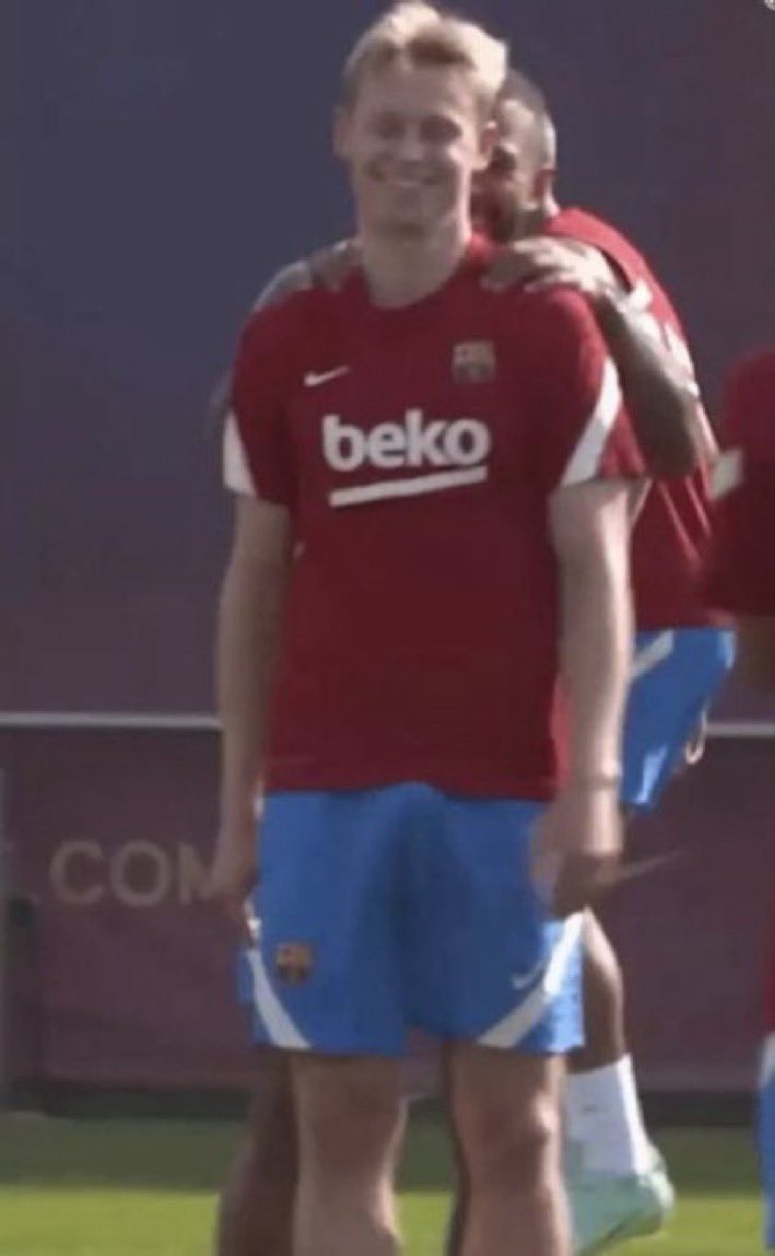 dejongass1 tweet media