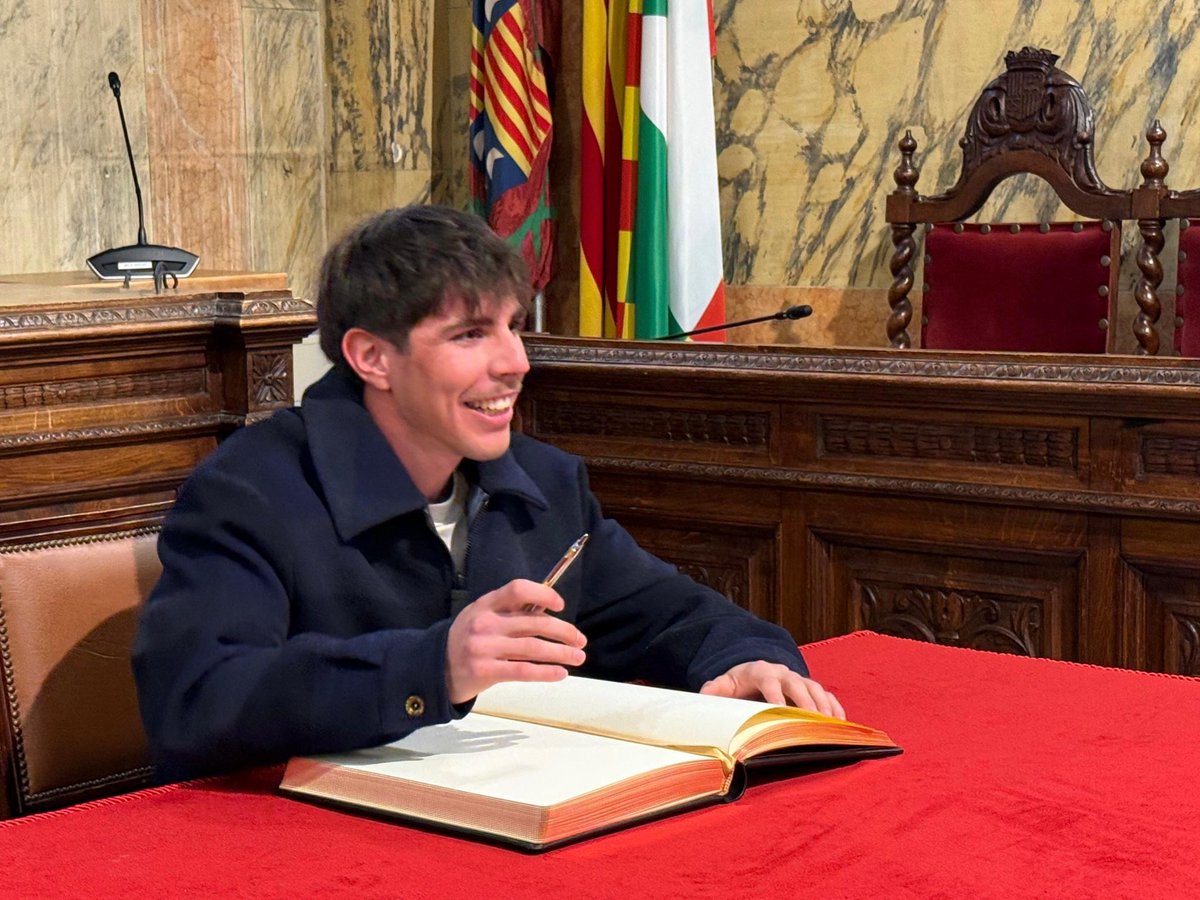 esport3's tweet photo. 🎉 Recepció a Berga per a Ot Ferrer després del diploma olímpic i el bronze europeu!

L’Ajuntament l’ha homenatjat amb la presència de l’alcalde Ivan Sánchez, el secretari general d’Esports Abel Garcia i el regidor Guillem Canal.

🖋️ Ot ha deixat unes paraules al llibre d’Honor del consistori.
