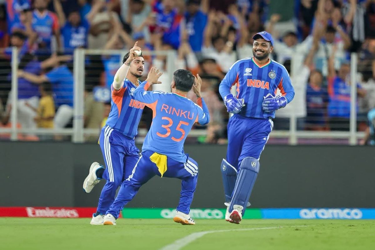 "विश्व पटल पर फिर लहराया तिरंगा" 🇮🇳
भारतीय क्रिकेट टीम ने शानदार प्रदर्शन के साथ T20 World Cup के फाइनल में जीत दर्ज कर रच दिया इतिहास। एक बार फिर विश्वविजेता टीम बनने की टीम इंडिया और समस्त भारतवासियों को हार्दिक शुभकामनाएं।

#T20WorldCup2026final #IndiaVsNewZealand #INDvsNZ