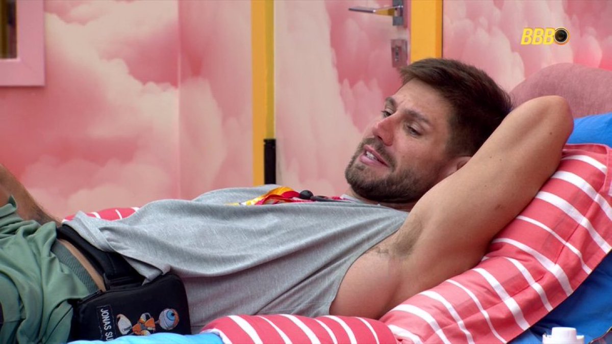Todo mundo é OBRIGADO a ficar com a roupa do monstro até o final, MENOS o Jonas. #BBB26
