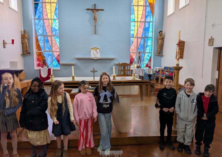 stelizabethsm22's tweet photo. Last Sunday, the Year 3 children who are on their Sacramental journey joined Father Edmund and the parishioners for Mass. It was wonderful to come together as a parish community. #pray #firstreconciliation #firstholycommunion https://t.co/TJv9w5hwZk