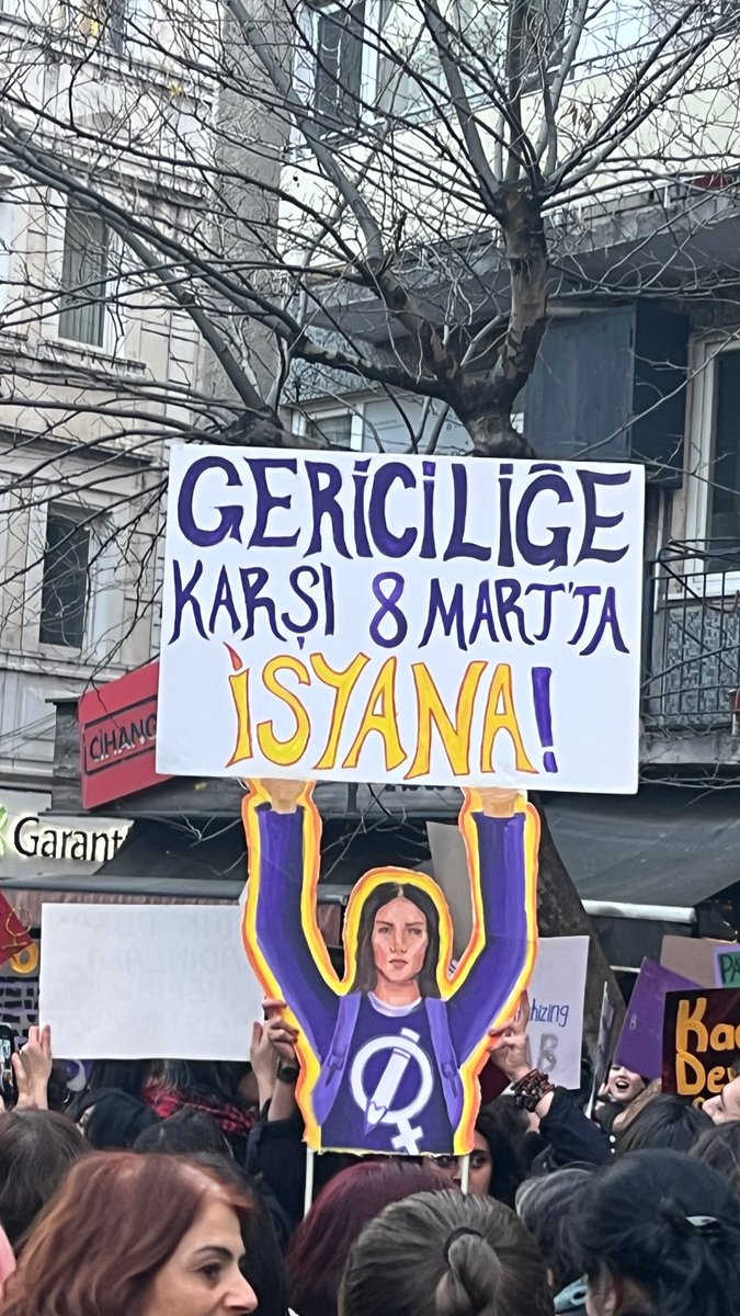 serakadigil's tweet photo. 8 Mart 2026
#FeministGeceYürüyüşü https://t.co/nI9vGmi8J6
