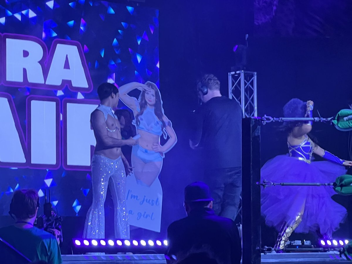 Cromulent George tweet media