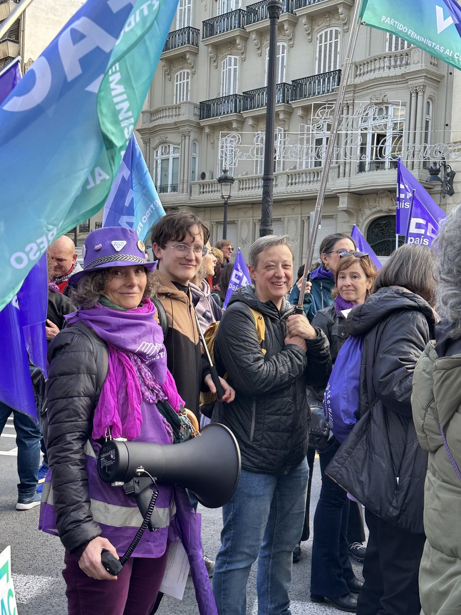 feministas_cong's tweet photo. VALENCIA sale a las calles este #8Marzo2026 por la tarde. 

Orgullosas de la lucha feminista en Valencia. ¡Bravas, compañeras! 

#DiaInternacionalDeLaMujer 
#FeminismoOBarbarie
#ElFeminismoEsAbolicionista https://t.co/OCCVoXWE6P