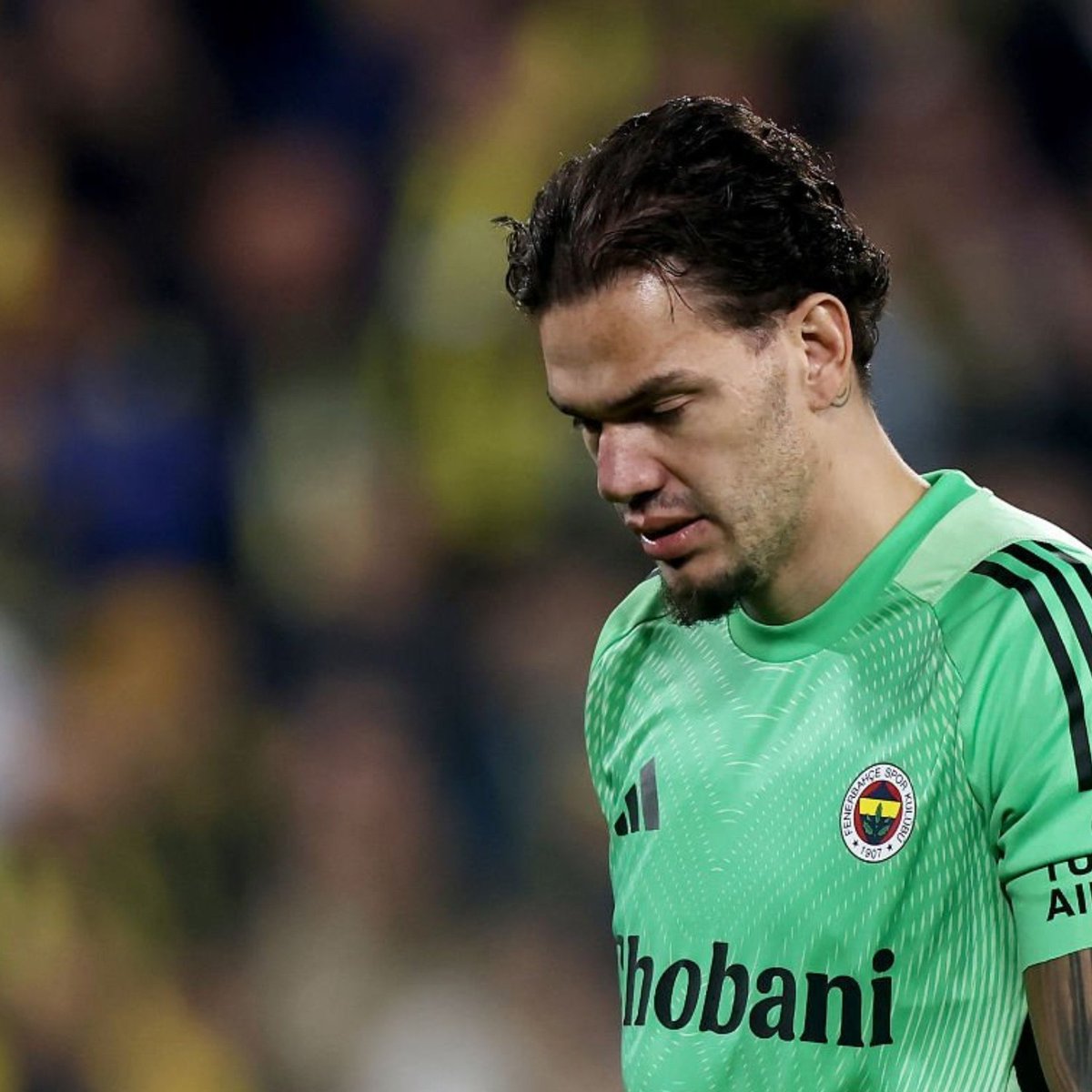 tuysuzilhan's tweet photo. K‘Ederson’ iş başında…

Kaleye gelen topların yarısından fazlası golle sonuçlanıyor.

Kurtarış yüzdesinde ilk 10’un dışında.

Yıllık ücreti 12 milyon euro.

Teşekkürler Dursun Özbek.

Söyleyeceklerim bu kadar. https://t.co/dkzNkZgLSt