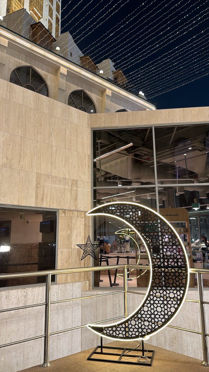 شَمس tweet media