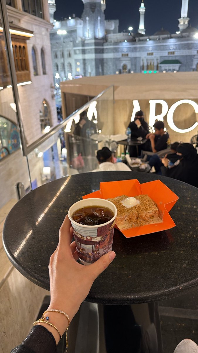 شَمس tweet media