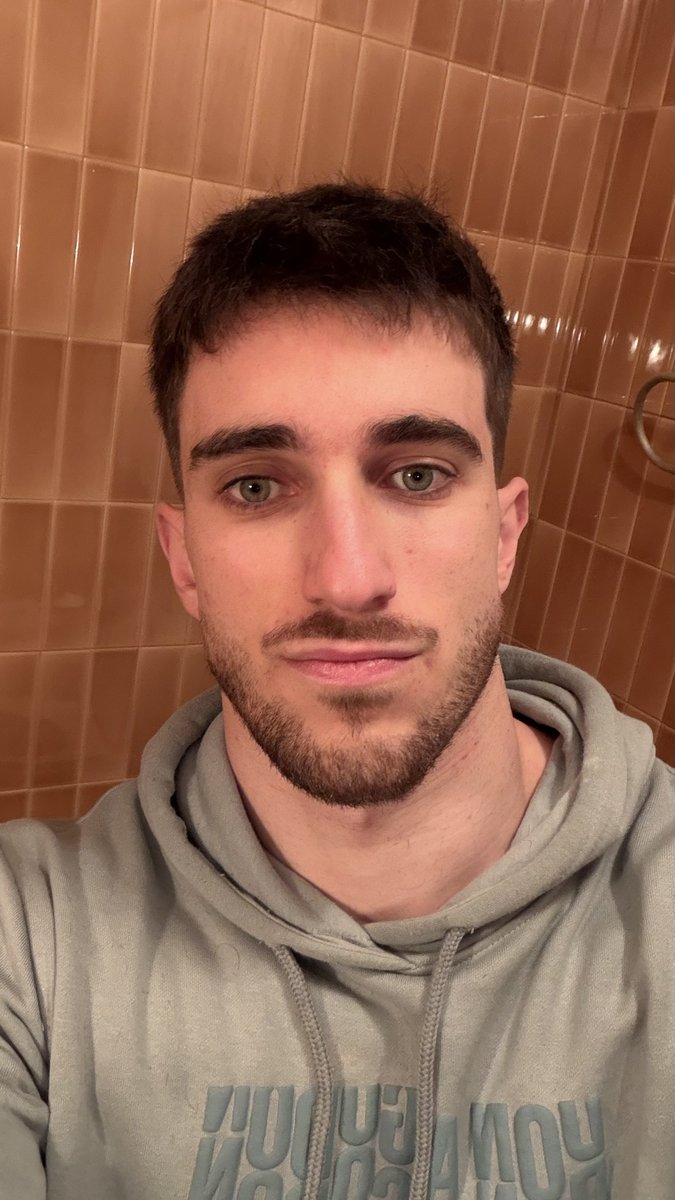 Álvaro Lorenzo tweet media