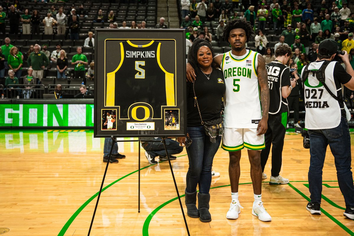 Oregon Men's Basketball tweet media