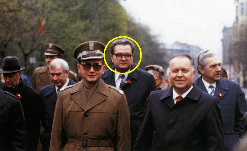 AdamNieznaj_2's tweet photo. @OzdobaJacek Ojciec Zgorzelskiego - PZPR/ORMO
Matka Pasławskiej - TW TERESA
Ojciec Pasławskiej - ORMO
Ojciec Motyki - sekretarz PZPR
Ojciec Piechocińskiego - TW PIASECKI
Ojciec Karapyty - TW TECHNIK
Matka Karapyty - Wiera - córka Nikity
Gmitruk - TW XX-24
"Ludowcy" - sekcja wiejska PPR/PZPR.. https://t.co/n3K5Bv2Q41