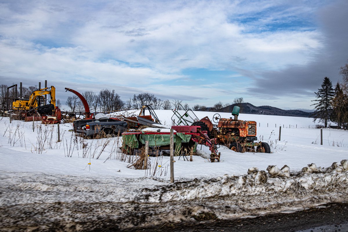 fotogosaurus's tweet photo. ready for Spring https://t.co/vN6ytYRQ36 #VT #Vermont #NewEngland #dairyFarm #Farm #implements #tractor #bailer #snow #March #CuspOfSpring #winter #Snow #thaw #readyForSpring #Canon #wonder #reflect #remember #equipment #FarmEquipment https://t.co/mPTZbmpWub