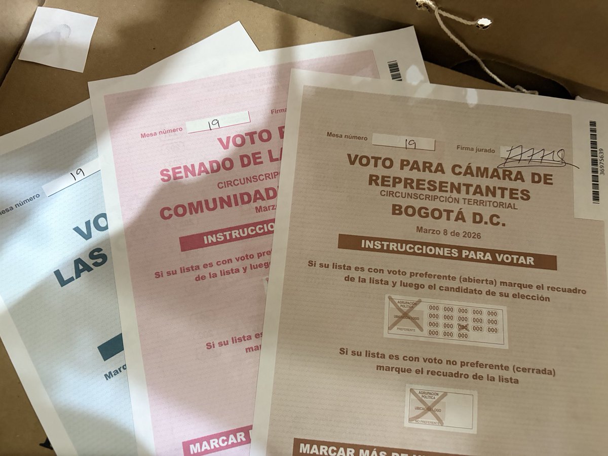 Que la primera vez que voto en la vida sea un 8M me parece algo tan bonito y simbólico. 

Gracias a las que me dieron la oportunidad y lucharon por mi derecho a hacerlo. 💜
#8M