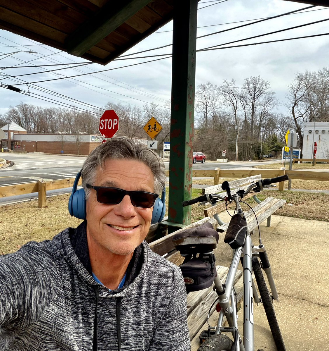 cingolani_oscar's tweet image. Taking a break from a long bike ride. Get out! #exercise