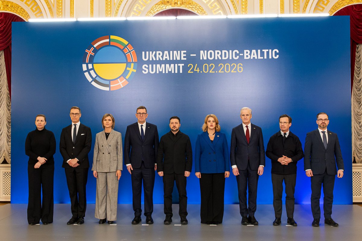 Political_Room's tweet photo. 🇷🇺⚠️🇫🇮 Rusia advirtió que tomará medidas si Finlandia decide permitir el despliegue de armas nucleares en su territorio. El Kremlin afirmó que ese paso aumentaría las tensiones en Europa y convertiría al país nórdico en una amenaza directa para Moscú. Helsinki explicó que busca participar plenamente en la planificación nuclear de la OTAN, en un contexto marcado por la guerra en Ucrania y el replanteamiento de la disuasión en la UE.