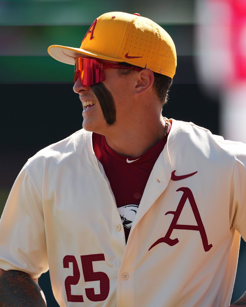 RazorbackBSB's tweet photo. Today represents our sixth annual Childhood Cancer Awareness game 💛🎗️

We're proud to Go Gold at Baum-Walker Stadium to help raise awareness and recognize the many children and families battling cancer and terminal illnesses. https://t.co/pO41QuBVon