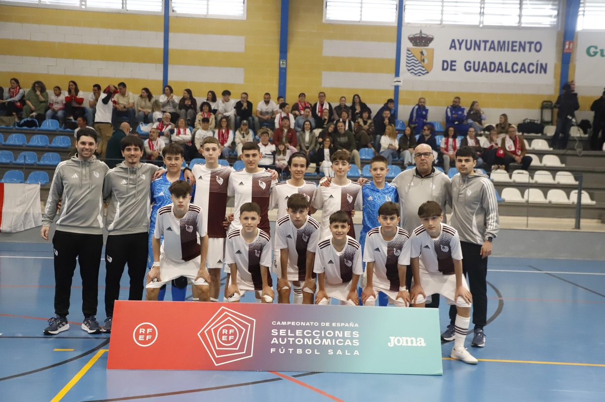 FFCM_es's tweet photo. ✍🏻 La #selecciónCLM Sub-14 queda 5ª de España

💥 Los de Félix Girbés realizan un Campeonato inmaculado, sin conocer la derrota 

📸 Incluye galería 

🔗 https://t.co/FtBon3zlOY

#somosCLM | #genCLM | #CampeonesSub14RFEF https://t.co/fmU2DNxGok