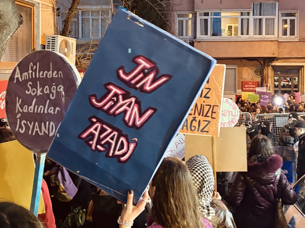 FeminAmfi tweet media