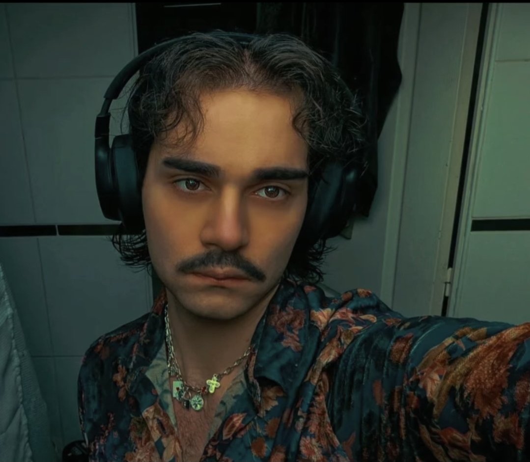 Seth à 8 tweet media