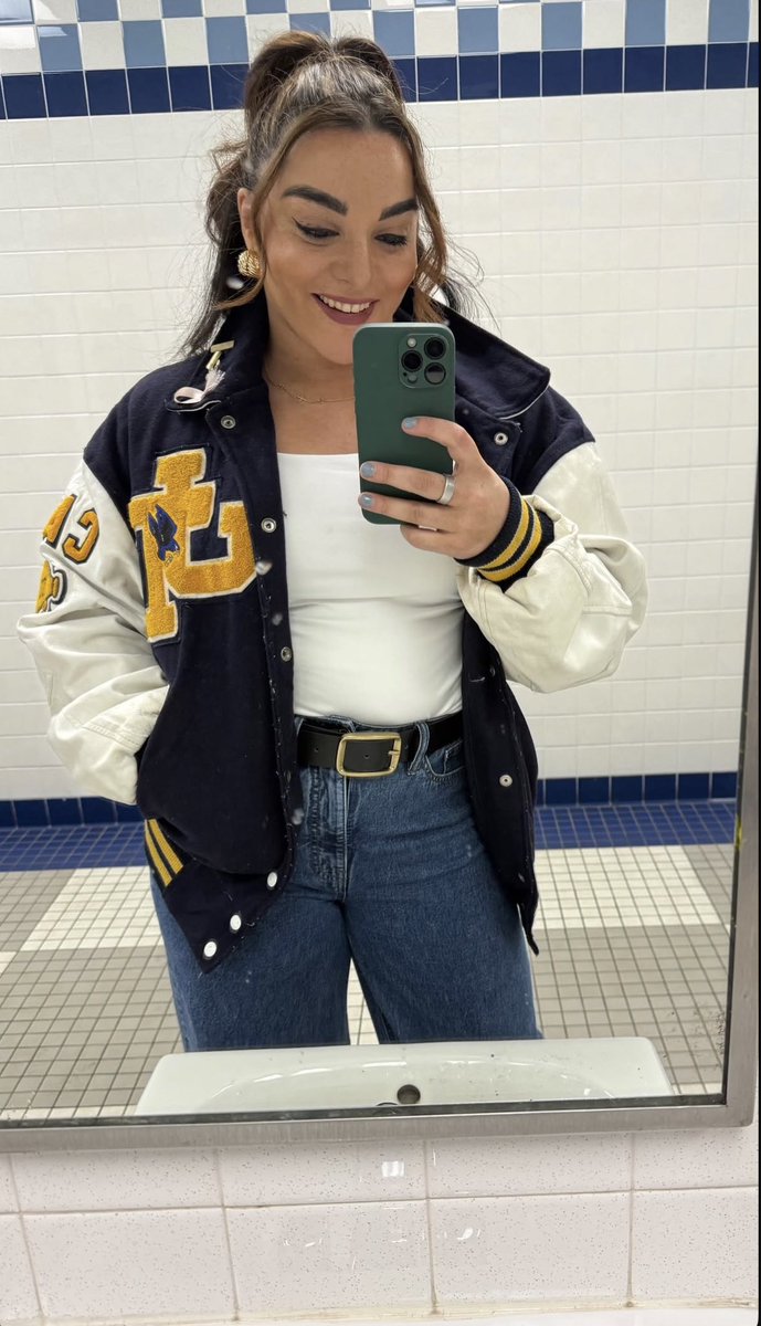 ForeverVirtuosa's tweet photo. High School Musical. 😌 https://t.co/r9gu43px68